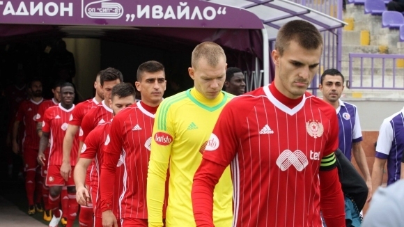 Защитникът на ЦСКА София Божидар Чорбаджийски е бил наплют и изблъскан