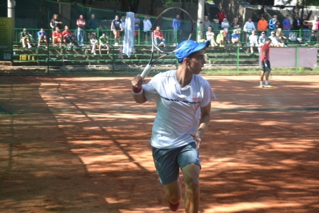 Адриан Андреев се класира за втория кръг на турнира Еди