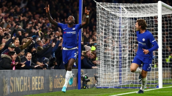 Челси и Суонзи играят при нулево равенство в двубой от