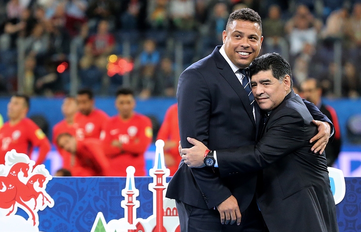Бразилският футболни легенди Пеле Роналдо и Роналдиньо ще бъдат сред