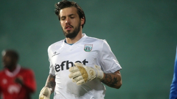 Вратарят на Витоша (Бистрица) Михаил Иванов поздрави съотборниците си за