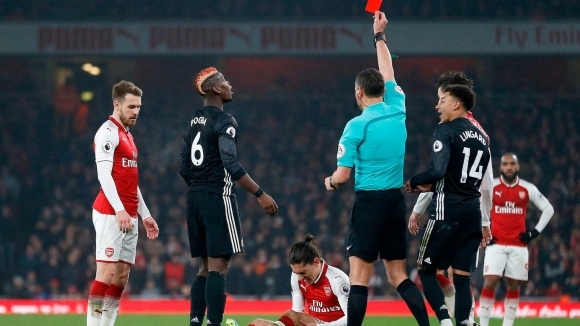 Червеният картон, който Пол Погба получи по време на дербито