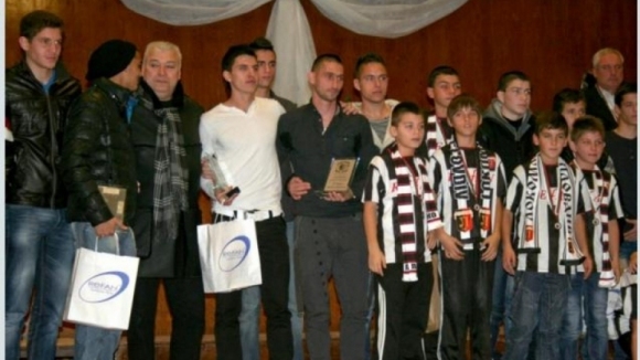 Привържениците на Локомотив Пловдив верни на християнските си традиции ще