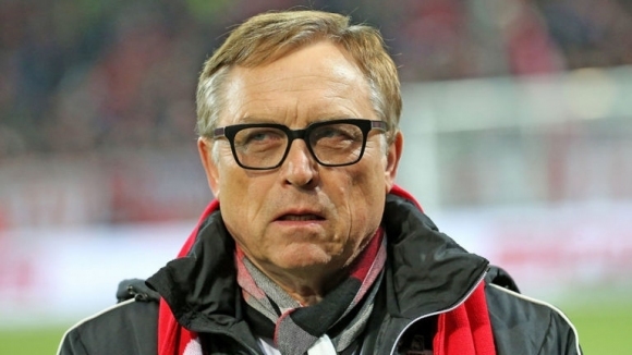 Президентът на германския футболен клуб Майнц Йоханес Калуза подаде оставка