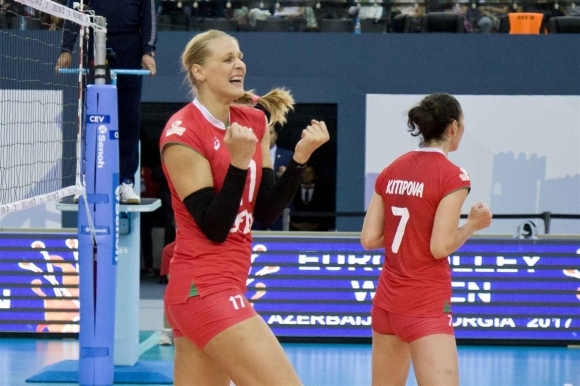 Волейболната националка Страшимира Симеонова подписа договор до края на сезона