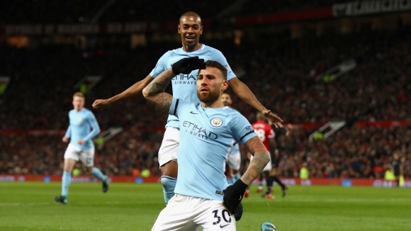 Манчестър Юнайтед приема лидера Манчестър Сити на Олд Трафорд в