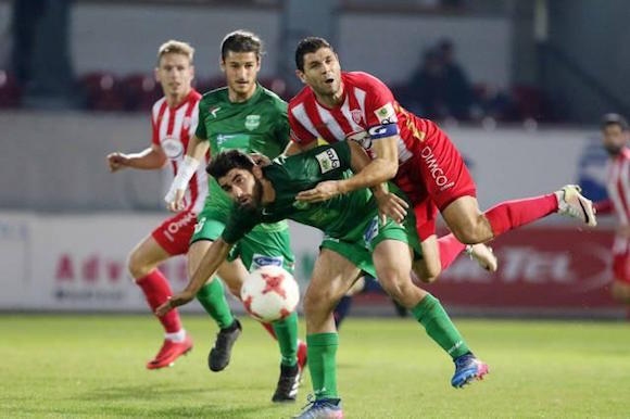 Българският Неа Саламина победи драматично Арис Лимасол с 2:0 в
