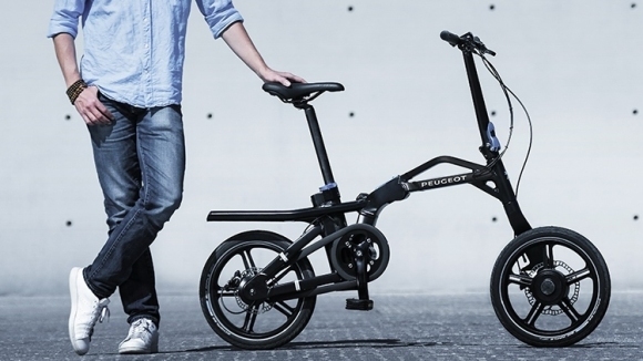 Електрическият сгъваем велосипед на Peugeot наречен eF01 получи първата си