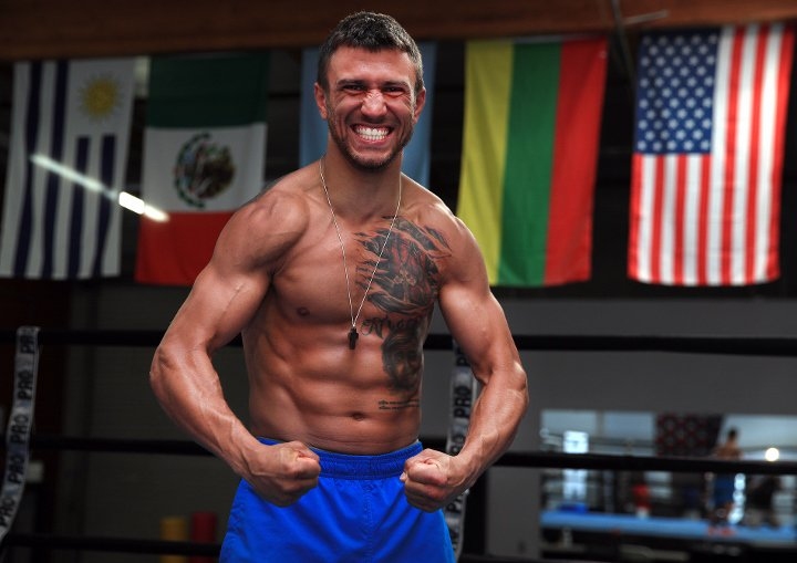 Феноменалният украински боксьор Васил Ломаченко най-вероятно ще смени тегловата дивизия.
