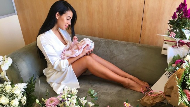 Любимата на футболната звезда Кристиано Роналдо Джорджина гордо заяви