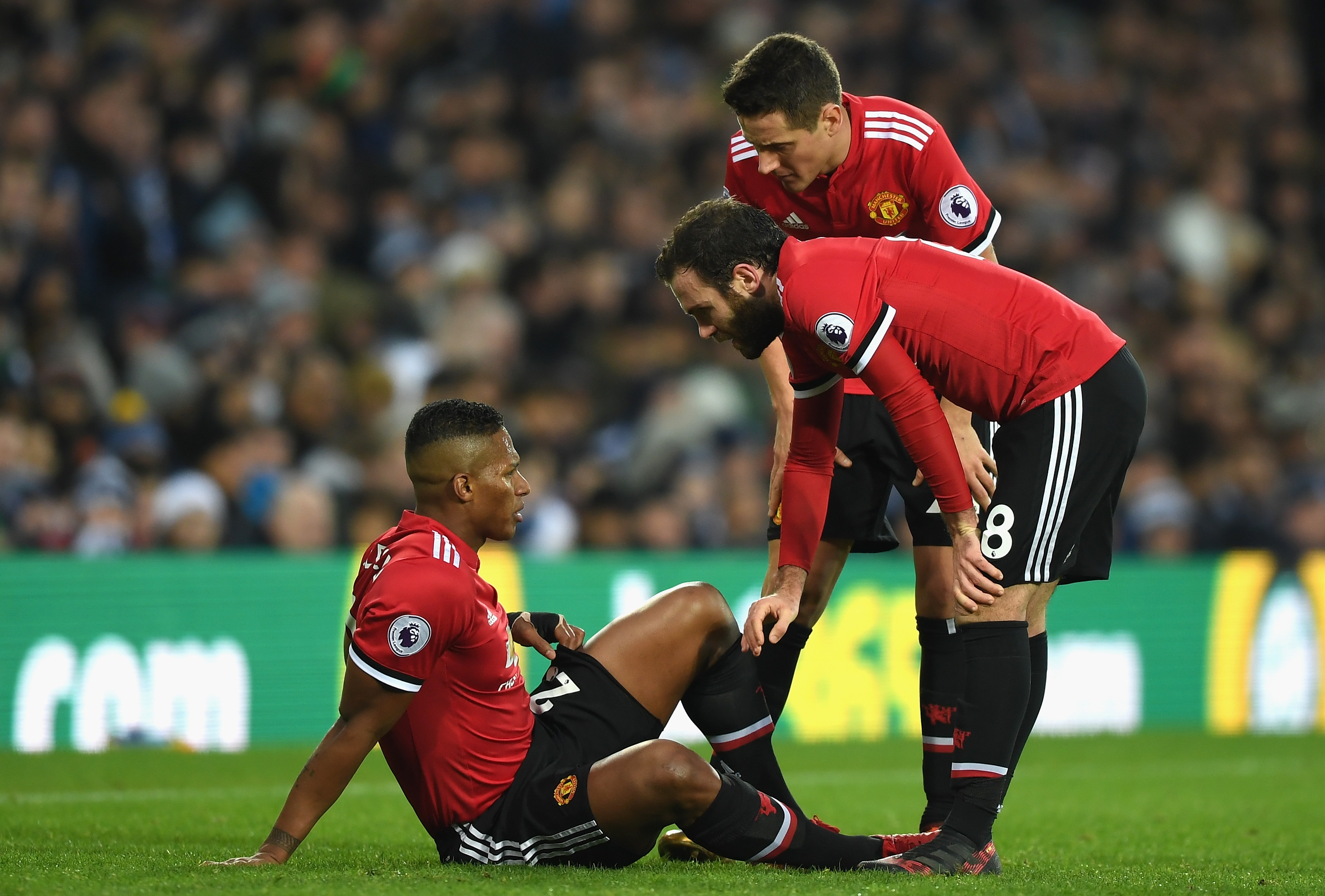 Защитникът на Манчестър Юнайтед Антонио Валенсия получи контузия по време