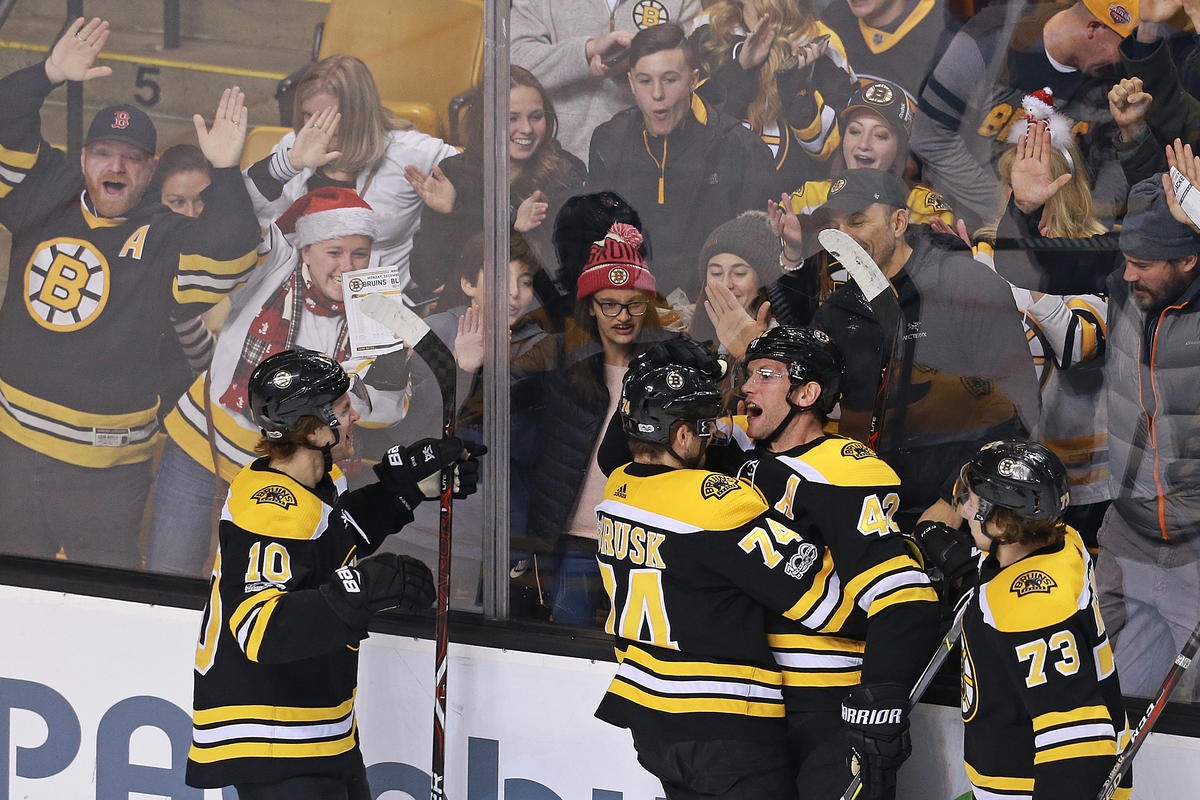 Джейк Дебръск вкара гол и подаде за още два при