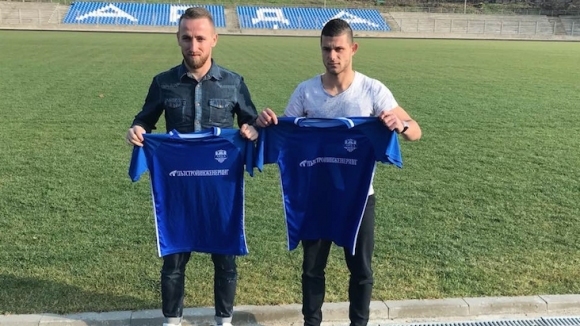 Лидерът в Югоизточната трета лига Арда Кърджали представи още