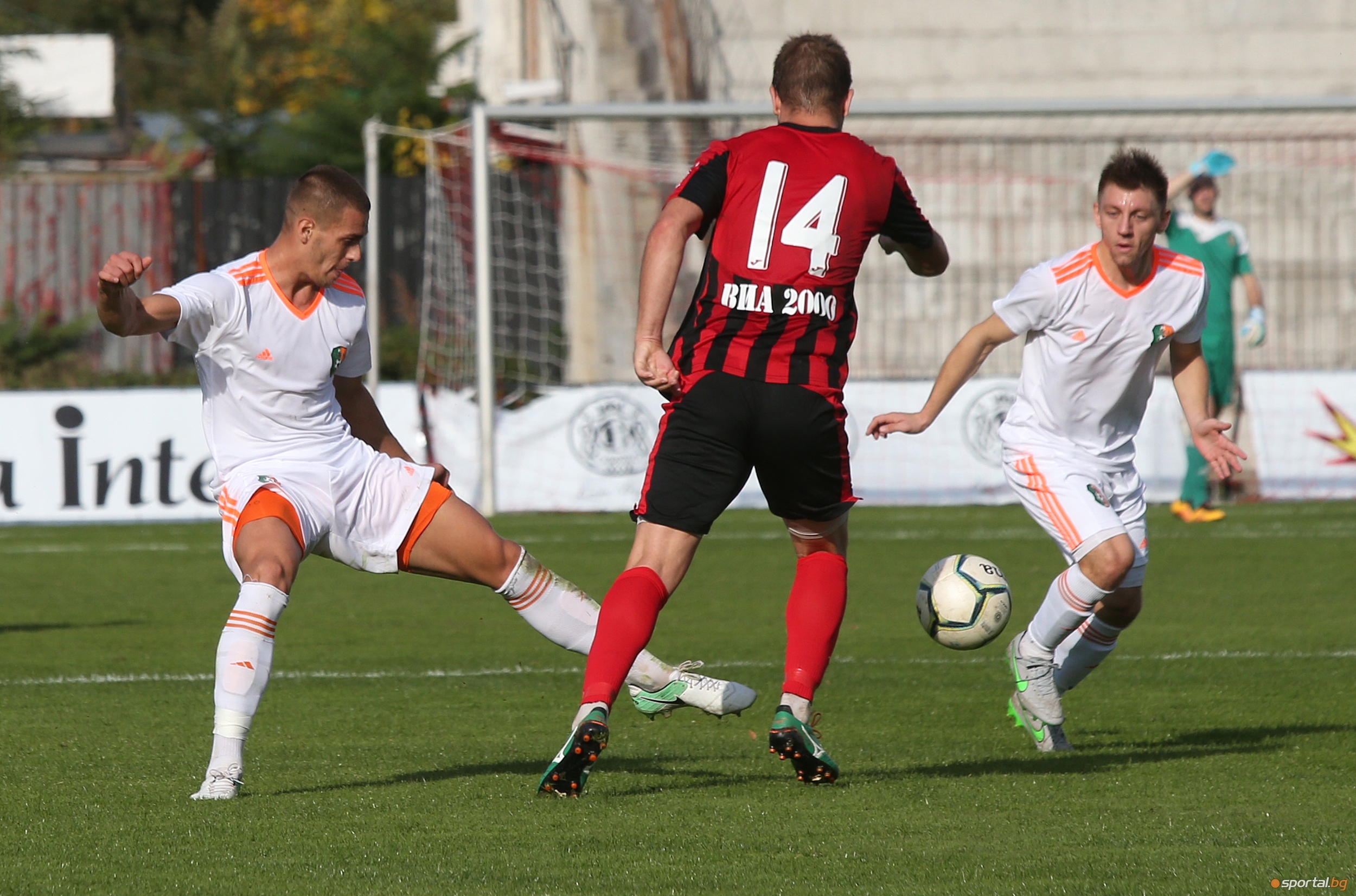 Полузащитникът на Литекс Дилян Димитров ще играе през пролетта за