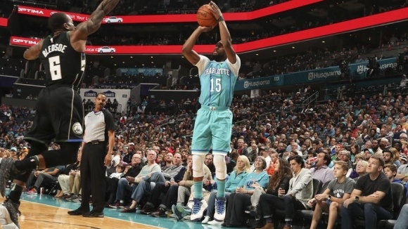 Дуайт Хауърд се отличи с 21 точки и 16 борби