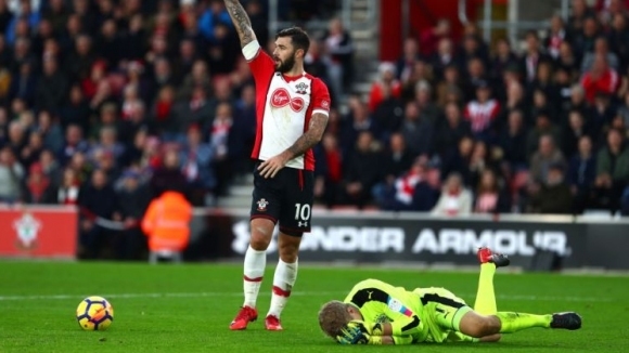 Нападателят Чарли Остин от Саутхамптън ще бъде разследван от Футболната