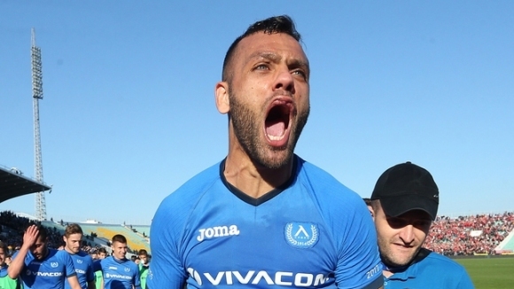 Бившият защитник на Левски Сашо Александров подписа договор за две