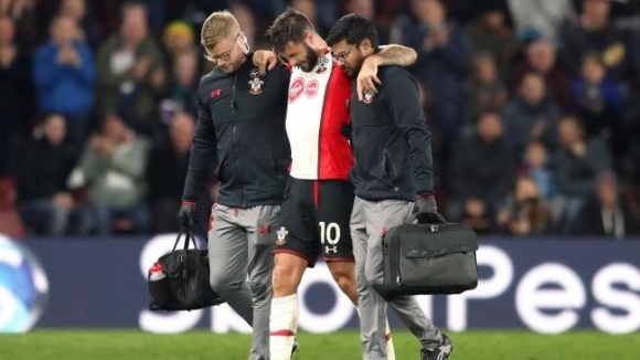 Голмайсторът на Саутхамптън Чарли Остин ще пропусне най малко два