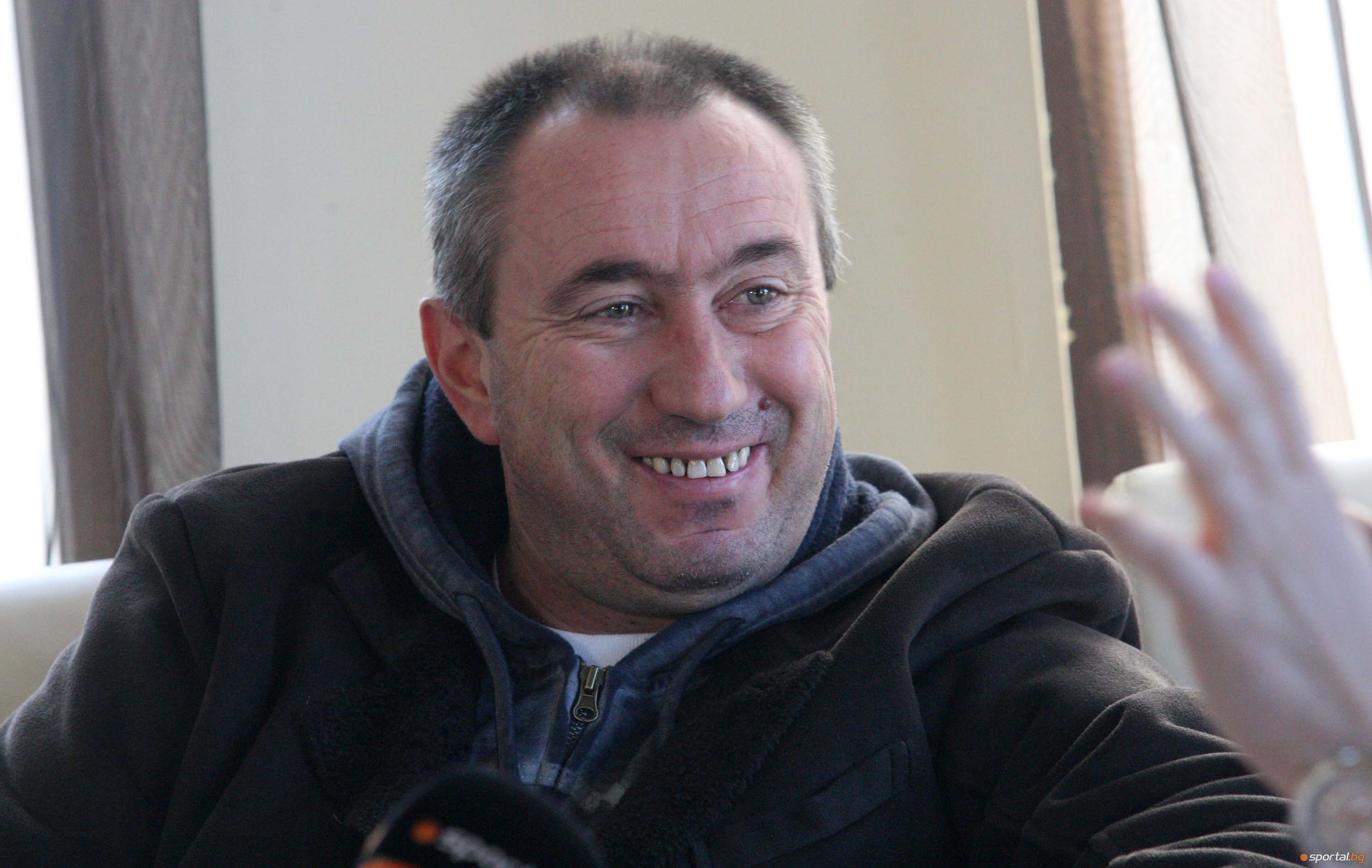 Българският наставник Станимир Стоилов е ядосан от появилите се слухове