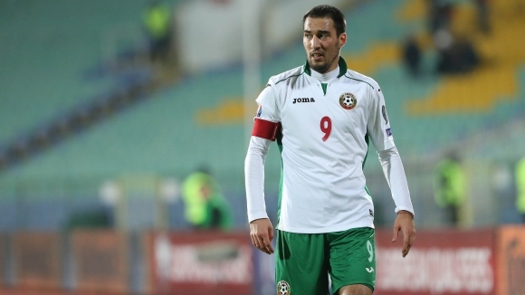 Капитанът на националния отбор по футбол Ивелин Попов се върна