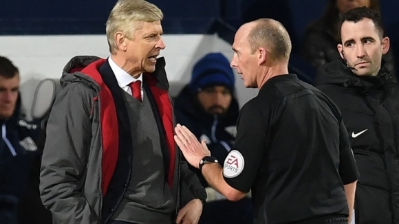 Английската футболна асоциация повдигна обвинение срещу мениджъра на Арсенал Арсен