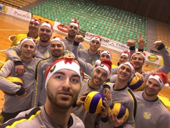 Мъжкият волейболен отбор на Миньор Перник започна подготовка с един
