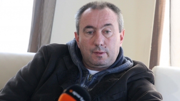 Мениджърът на Станимир Стоилов води финални разговори с ръководството на