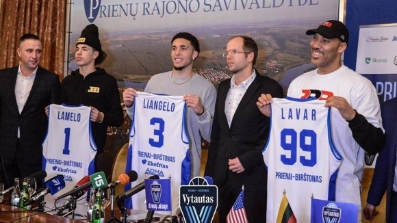 Литовският баскетболен клуб Витаутас официално представи двете си най-нови попълнения.