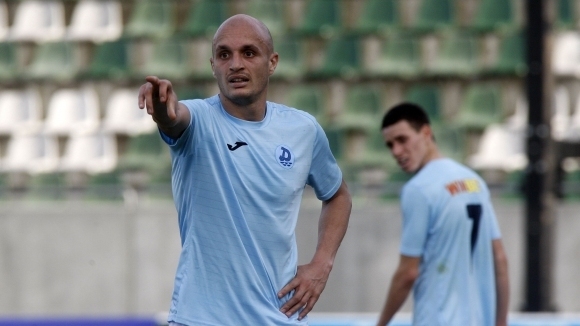 Футболистите на Септември преминаха на групи своите медицински прегледи и