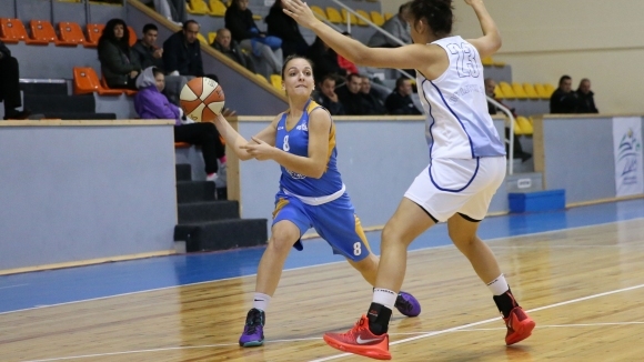 Отборът на Монтана 2003 продължава победния си ход в зона