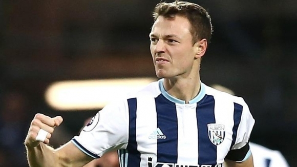 Бившият защитник на Манчестър Юнайтед Джони Евънс е близо до