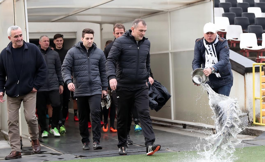 Старши треньорът Златомир Загорчич желае да привлече още един централен