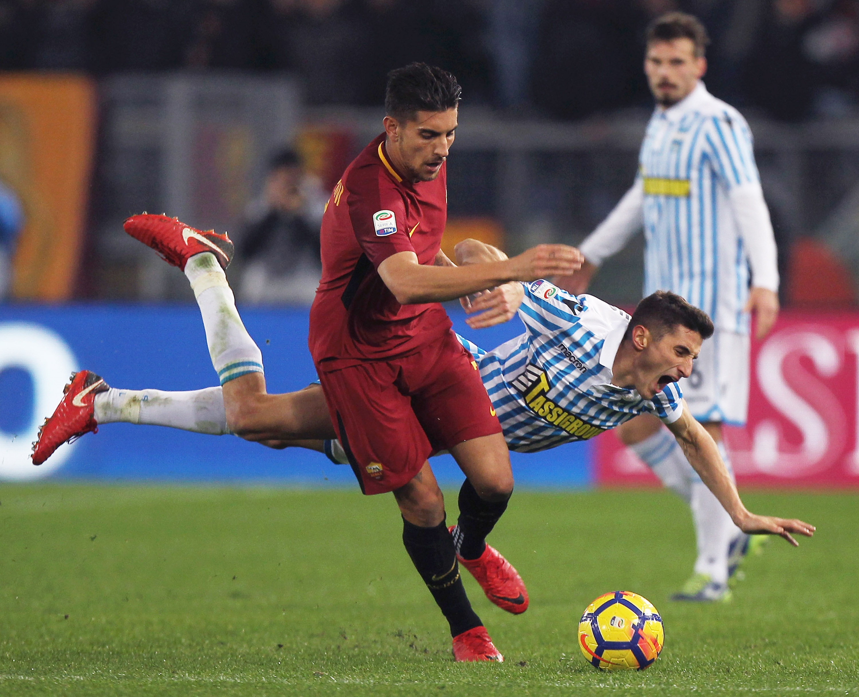 Три клуба от Острова проявяват интерес към полузащитника на Рома