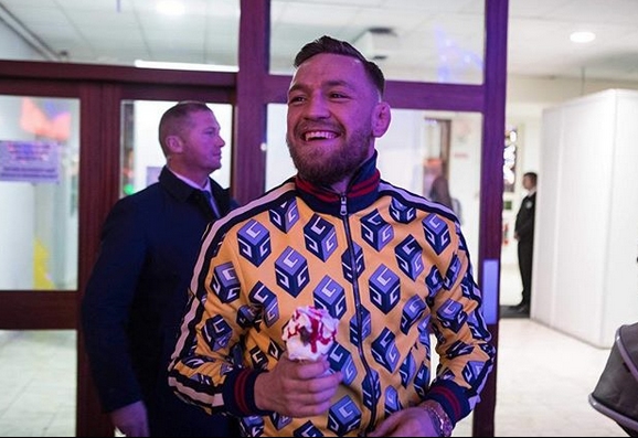 В края на 2017 година шампионът на UFC в лека