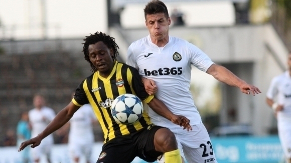 Левски и Ботев Пловдив водят разговори за размяна на играчи