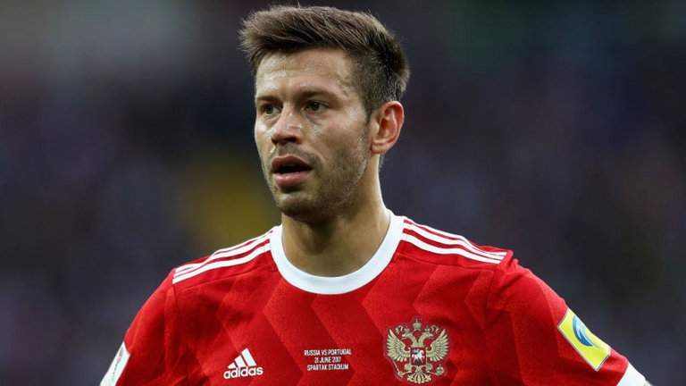 Руският национал Фьодор Смолов се е съгласил да премине в