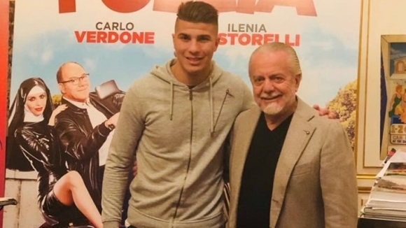 Лидерът в Серия “А” Наполи се похвали с първо ново