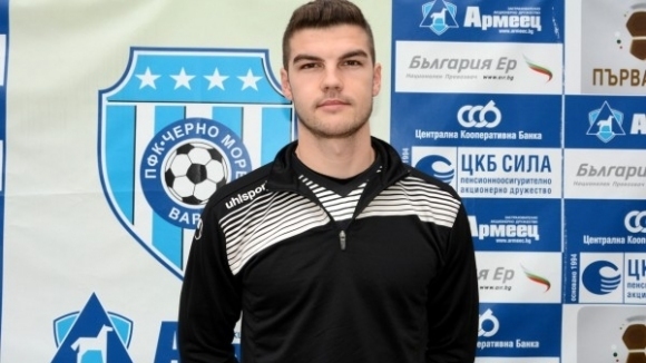 Петър Витанов е четвъртият нов футболист в Черно море. Полузащитникът