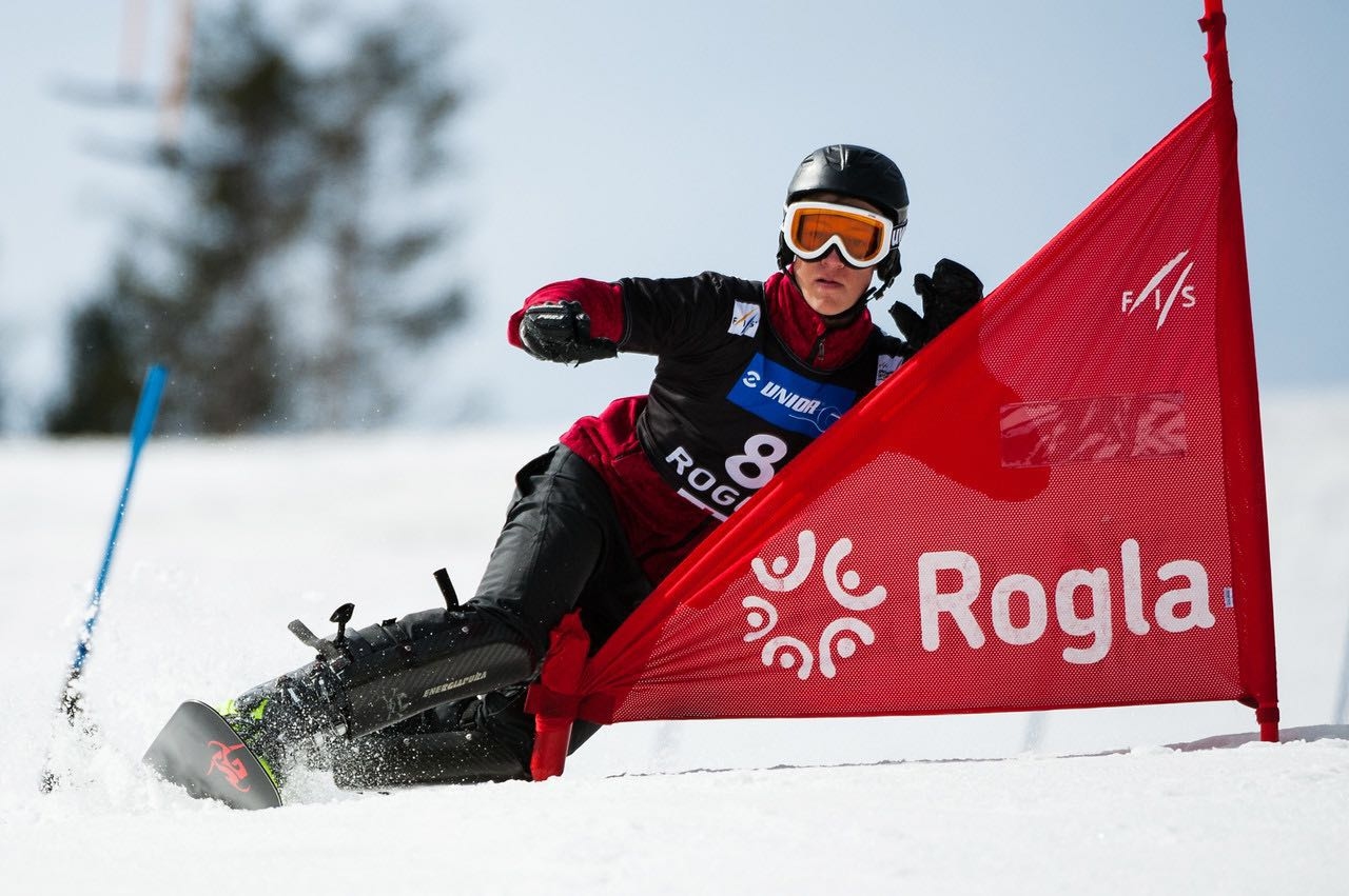 Дмитрий Логинов спечели състезанието за Световната купа по сноуборд в Бад
