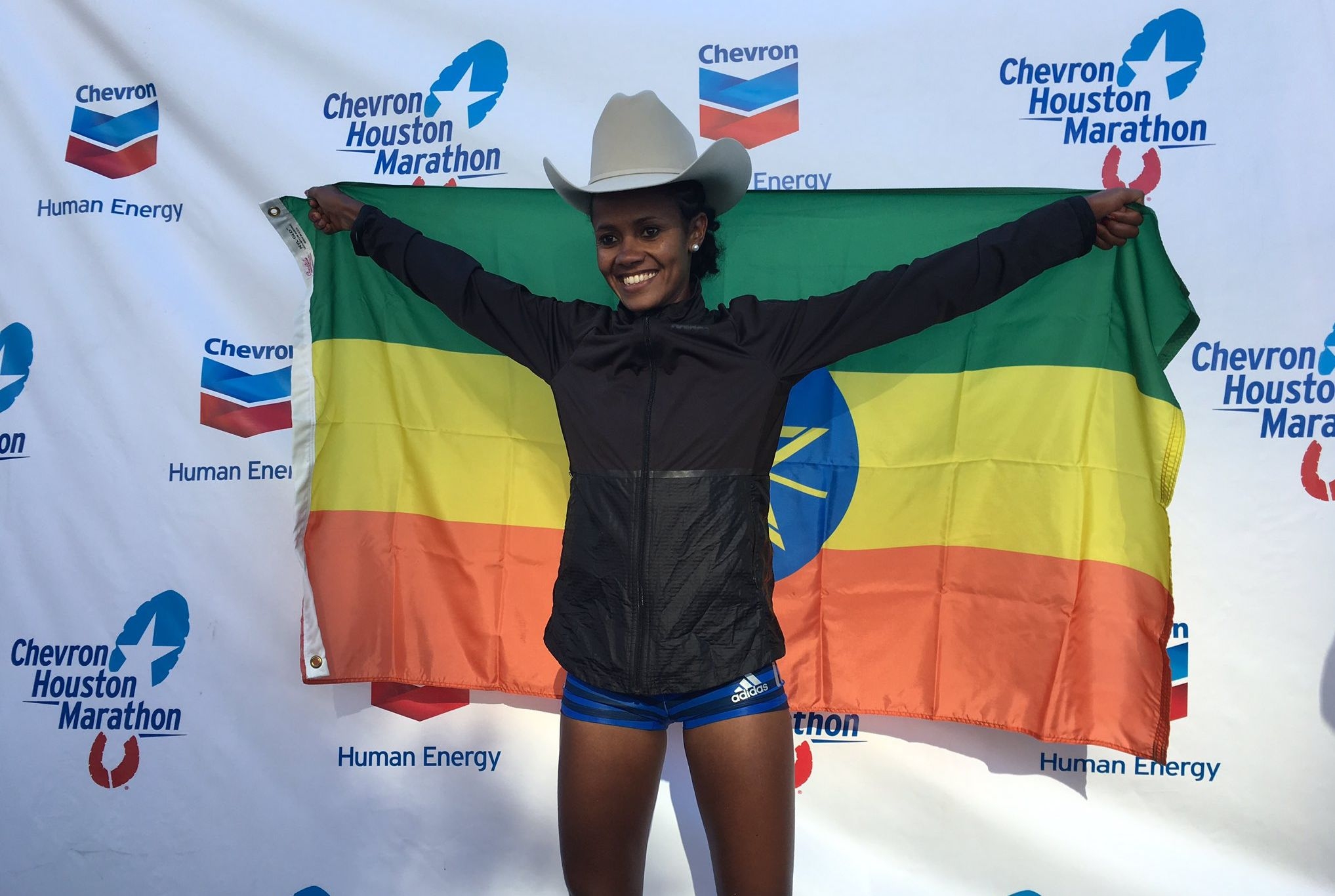 Етиопците Базу Ворку и Бируктят Дегефа спечелиха маратона на Хюстън,