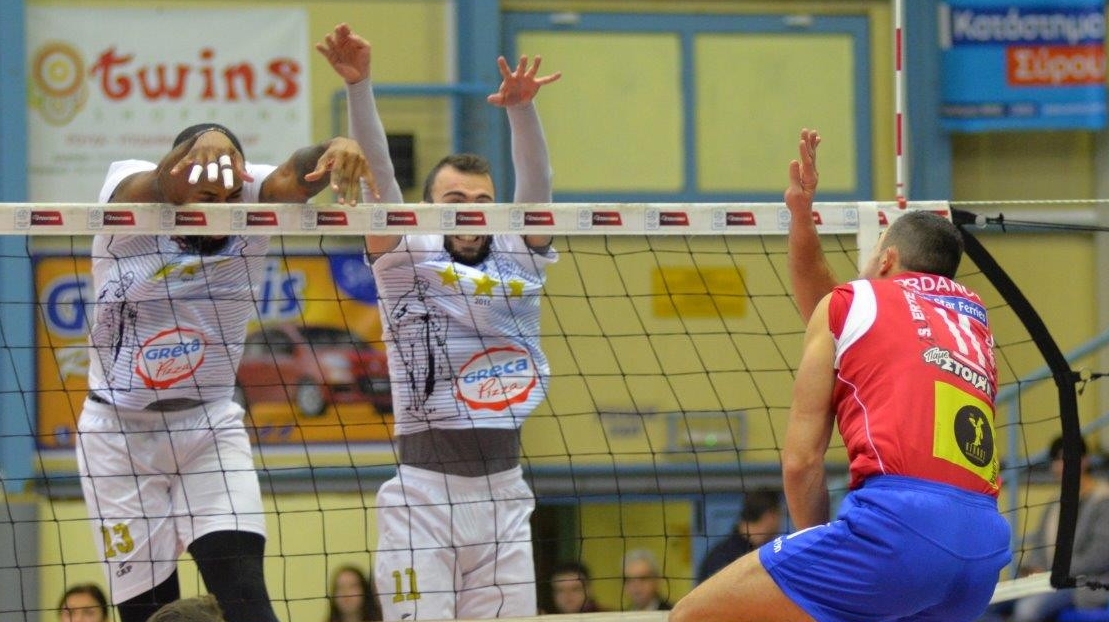 Българският волейболист Боян Йорданов и неговият Фойникас (Сирос) продължават серията