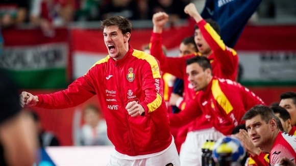 Испания победи Унгария с 27:25 гола в дерби мач от