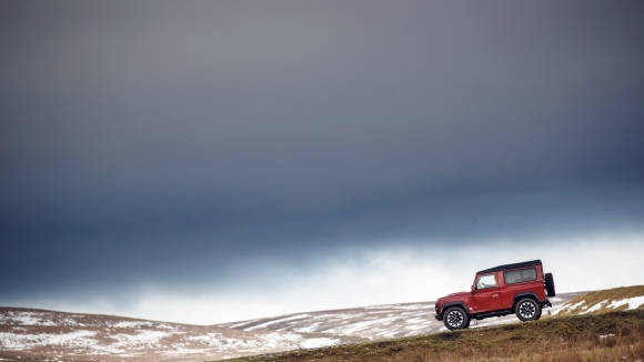 Land Rover пускат специална версия на Defender в лимитирана серия