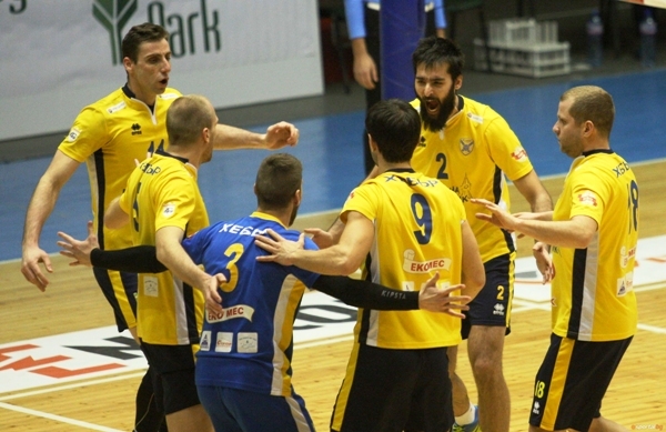 Волейболният отбор на Хебър Пазарджик записа изключително драматична 9 а победа