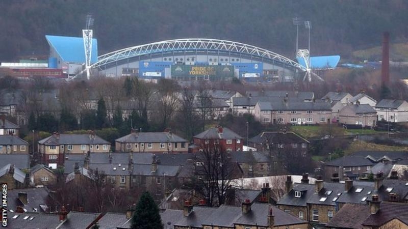 Президентът на Хъдърсфийлд Дийн Хойл ще вземе участие в благотворителна