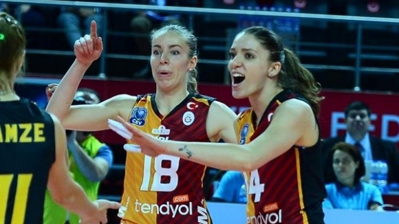 Българските волейболни националки Добриана Рабаджиева и Христина Русева бяха с