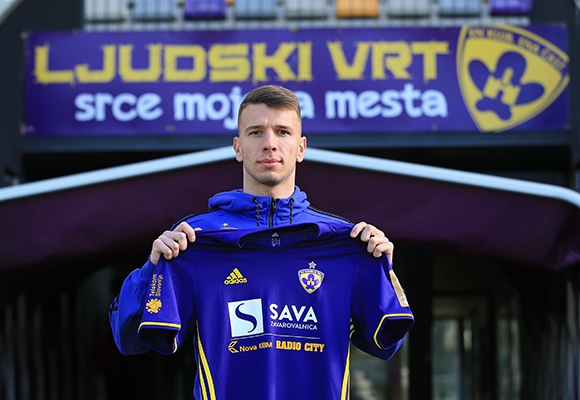 Фиорентина официално продаде централния нападател Ян Млакар на словенския Марибор