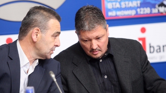Кандидатът за президент на БФС Любослав Пенев и дясната му