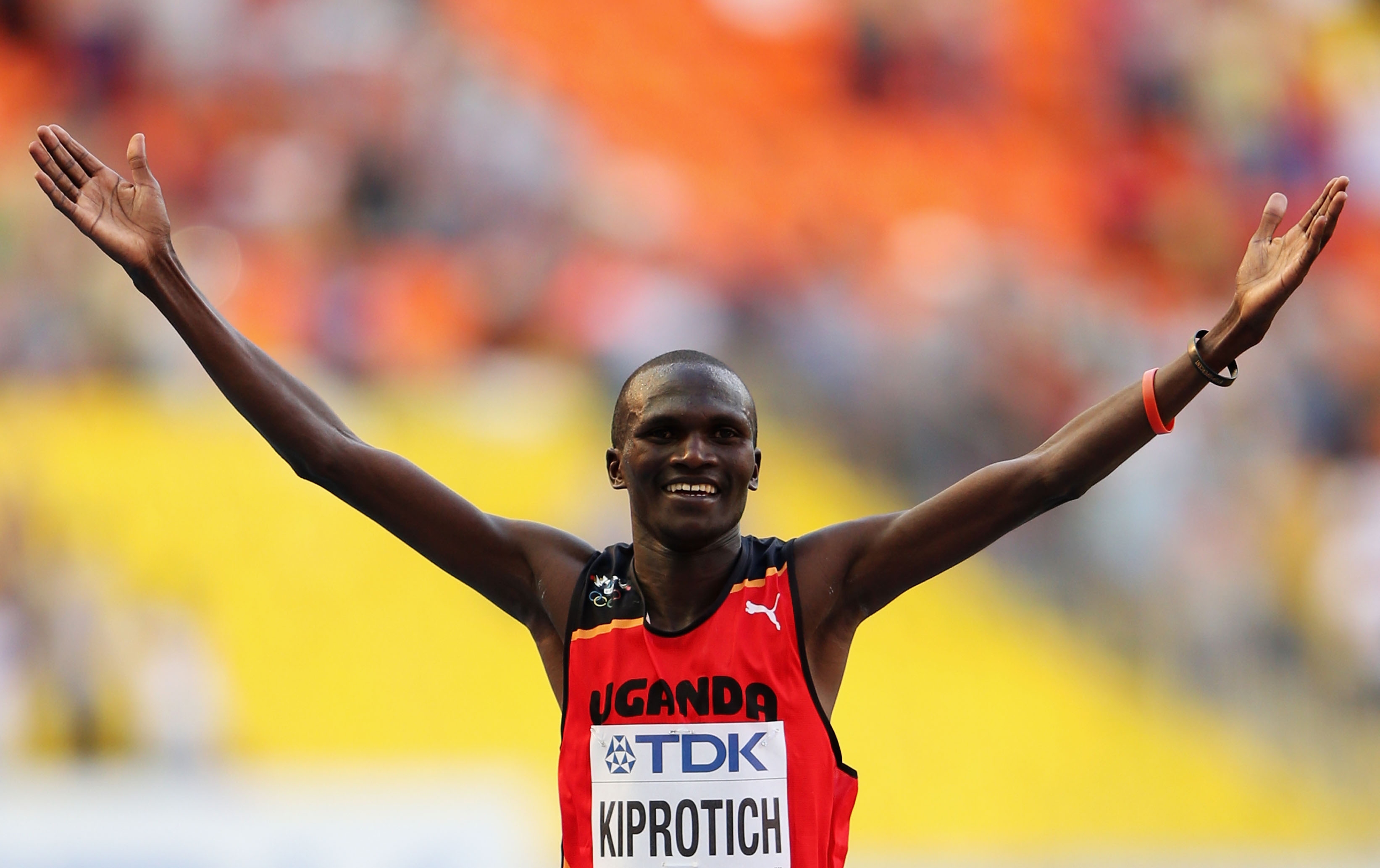 Две от звездите на Уганда в маратона Стивън Кипротич