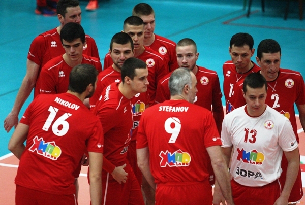 Волейболният отбор на ЦСКА постигна доста измъчена 12-а победа в